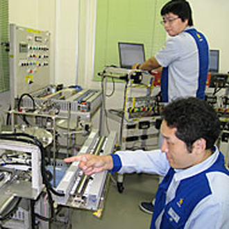 “Mechatronics Training” offers practical training using equipment for process control