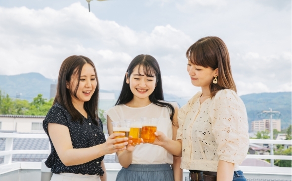 女性とお酒